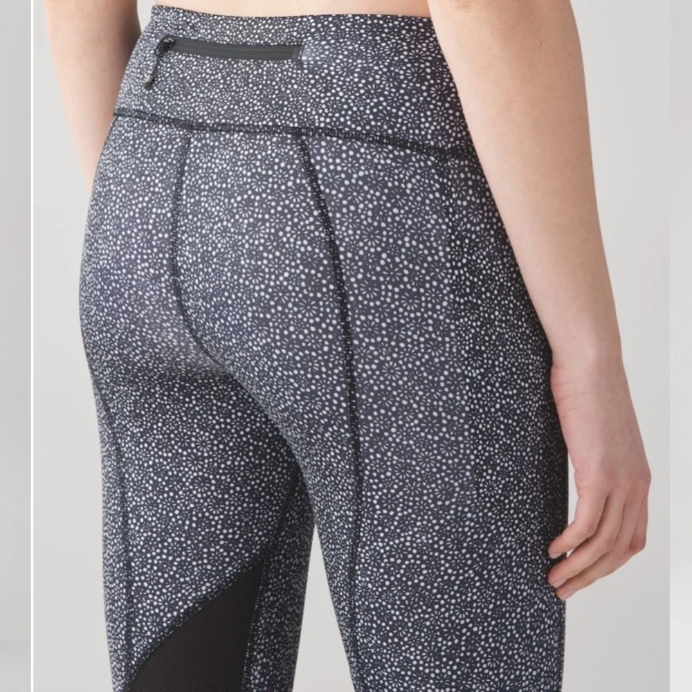 Lululemon Pace Rival Crop Freckle Flower Size 4 - Picture 8 of 8